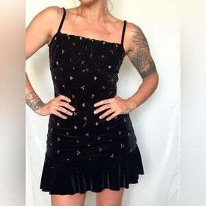 90’s Vintage Black Velvet Dress with Floral Embroidery